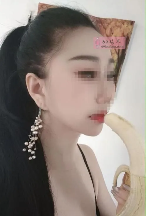 倒立一字马骚娘们 - 辽宁-沈阳 楼凤实拍第2张