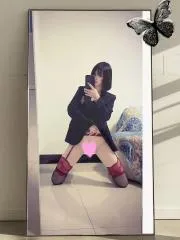 短发女神骚菲 真实工作室环境 (地点：浙江 - 杭州)