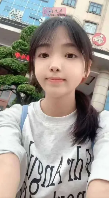 天河嫩妹初次下海服务-晓易 - 广东-广州 楼凤实拍第3张