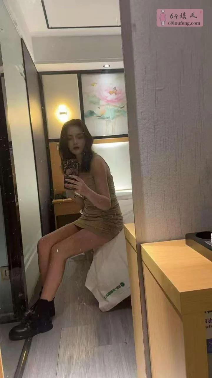 白云舌吻女郎00后新人下海-小月月 - 广东-广州 楼凤实拍第3张