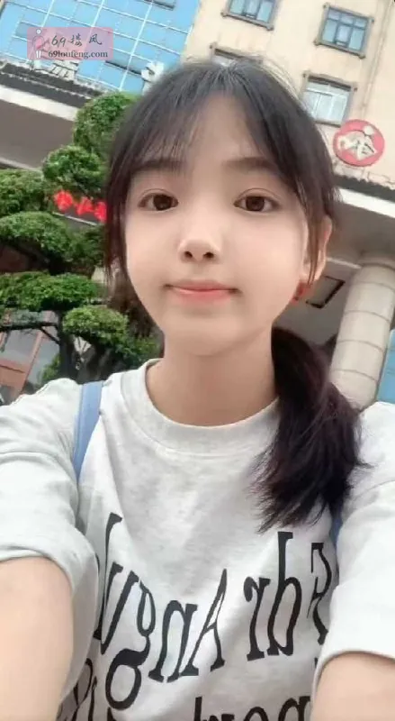 天河嫩妹初次下海服务-晓易 - 广东-广州 楼凤实拍第2张