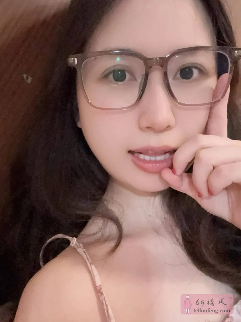 极品美乳实习生遭诱骗下海-宝儿 - 广东-佛山 楼凤实拍第4张