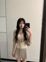 一字马三点粉嫩白虎嫩妹服务一流听话不催钟-婷婷 真实工作室环境 (地点：广东 - 广州)