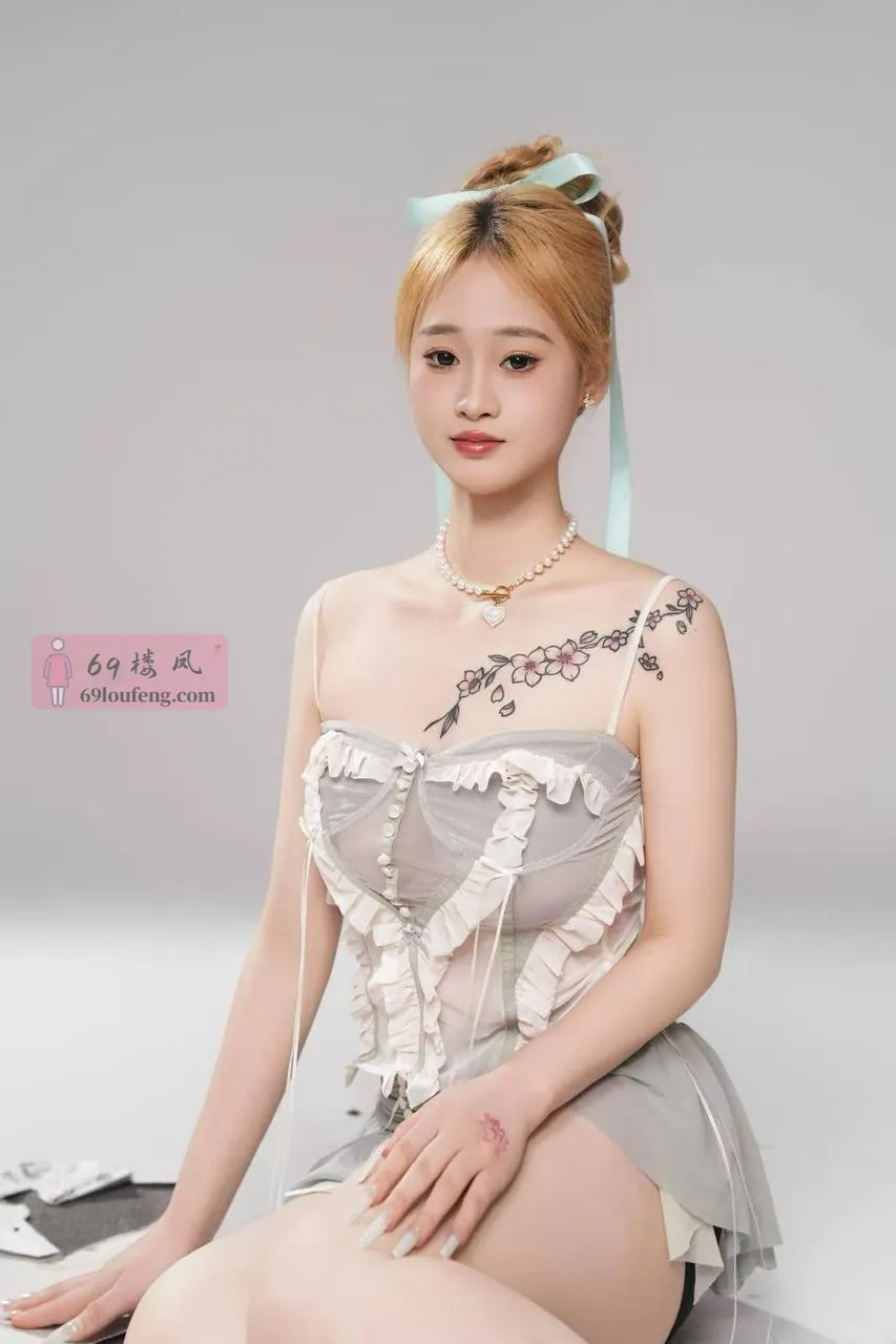 菲菲 - 浙江-杭州 楼凤实拍第4张