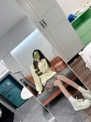 李萌萌 真实工作室环境 (地点：浙江 - 杭州)