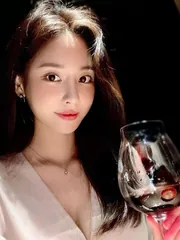 香港 - 油尖旺區 附近最火老师 芙琳 照片墙