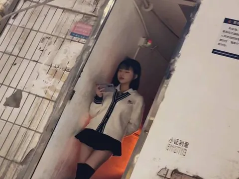 玉兰路C巷 湖南-长沙 狼友扫街偷拍