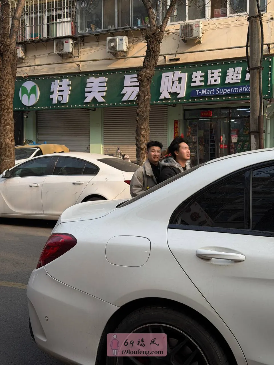 北长路这一条路以及周边都有是那种小店的玻璃门 - 天津 楼凤实拍第1张