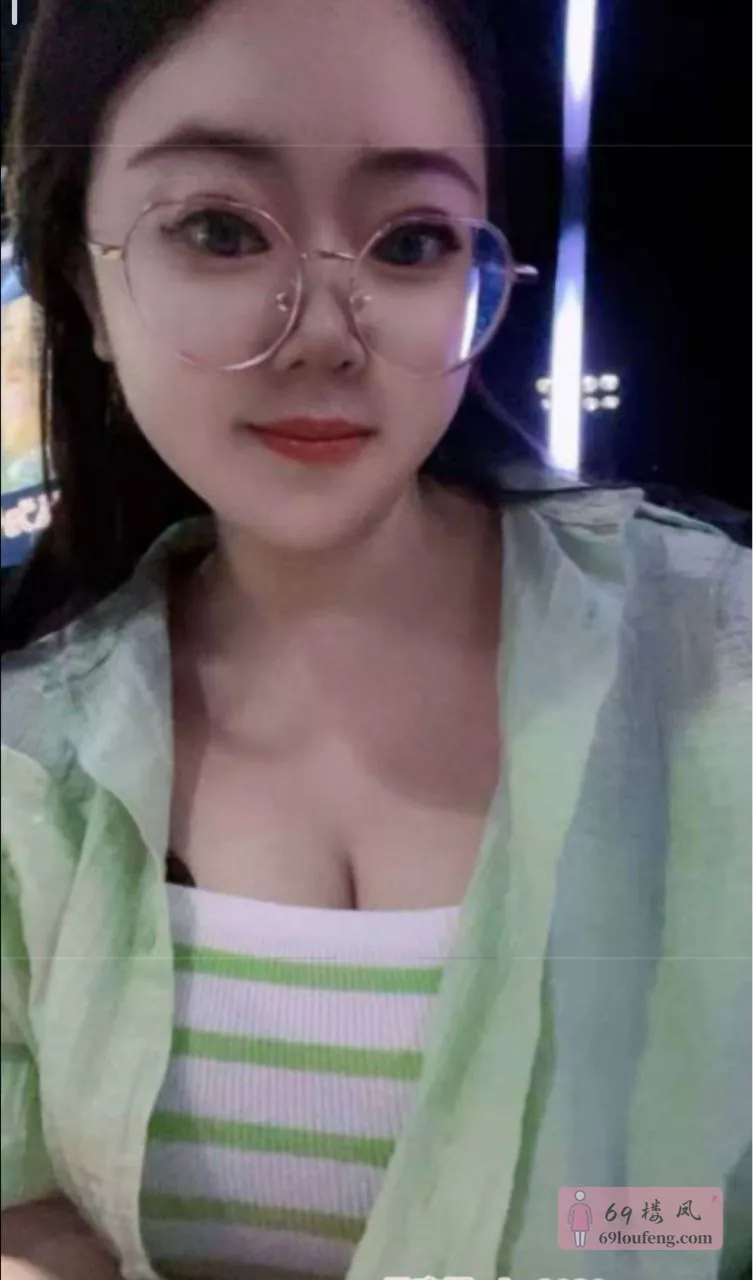 二刷光谷巨乳琦琦 - 湖北-武汉 楼凤实拍第1张