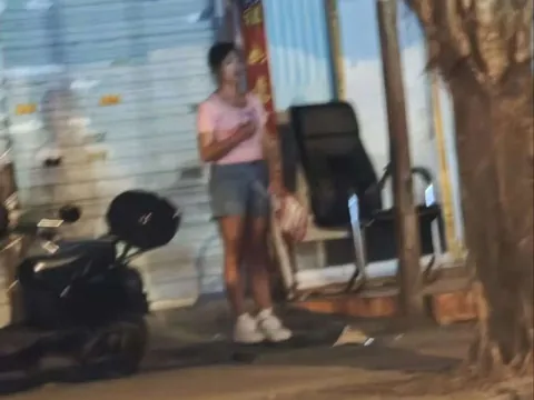 定位到洪远加油站 上海 按摩小店实拍