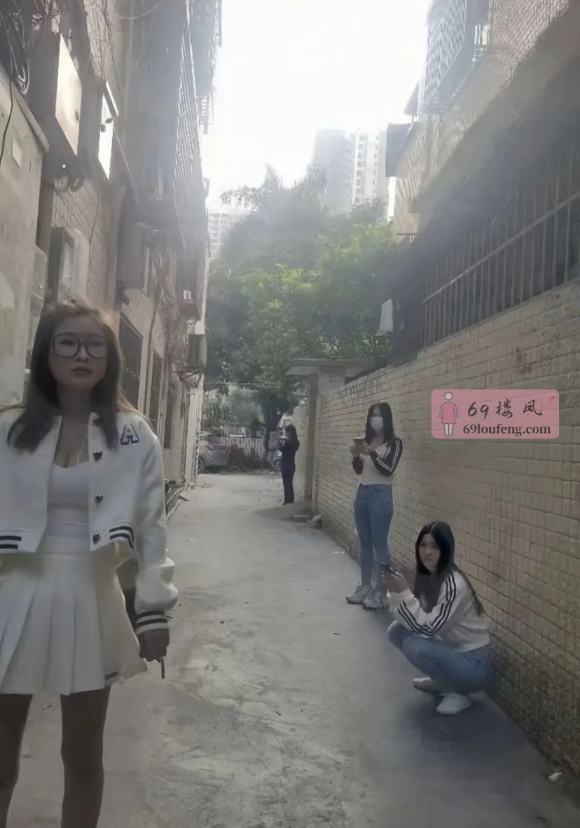 徐汇区湖南路街道一直走1公里然后左转进去 - 上海 楼凤实拍第1张