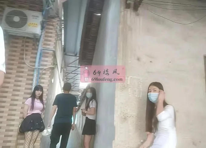 青浦赵巷赵中路赵巷电影院附近的巷子 - 上海 楼凤实拍第1张