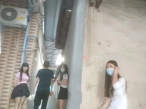 青浦赵巷赵中路赵巷电影院附近的巷子 - 上海 巷子里爱情故事实拍