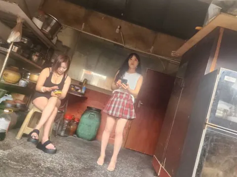 龙山幼儿园(松北支路)东侧巷子拉客聚集地 - 重庆 快餐扫街实拍