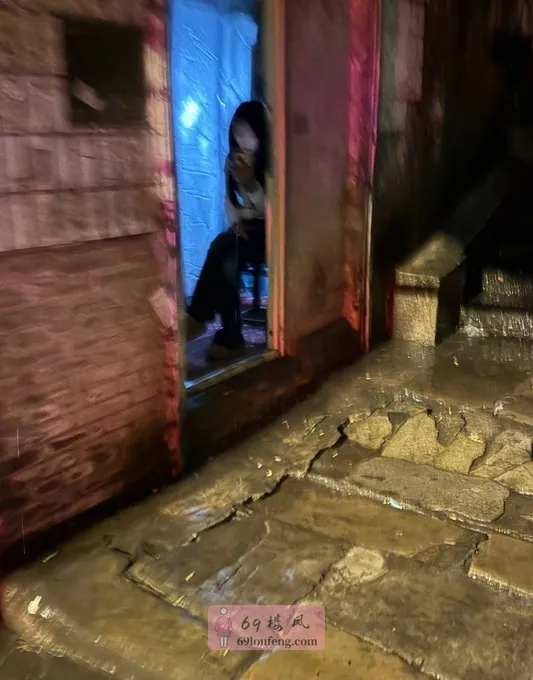 昆明大板桥有10多个站在路口的 - 云南-昆明 楼凤实拍第1张