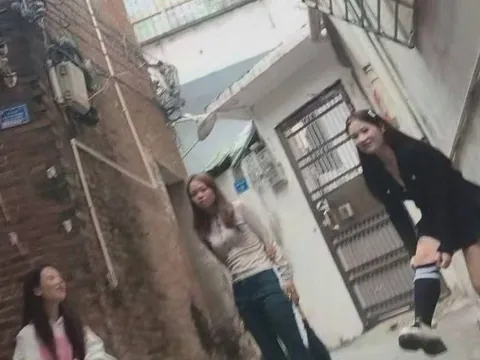 大理西窑村小巷子城中村的小巷子里面年龄大 云南-大理白族自治州-大理市 快餐按摩店现场实拍