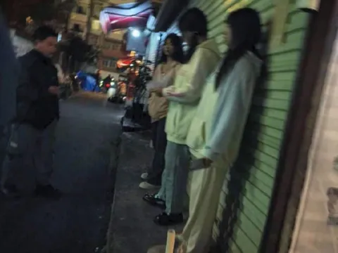 广东-佛山 高明苏棠复苏 站街女实拍图