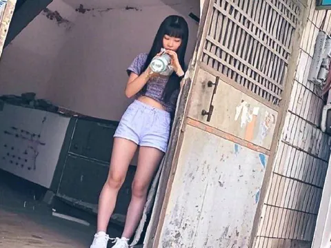 书场村书英路18-19岁嫩妹在书 海南-海口 狼友扫街偷拍