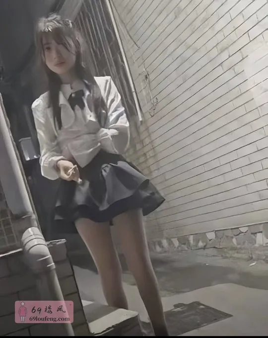 白天和晚上各去了一趟横店三条街 - 上海 楼凤实拍第1张