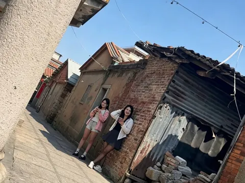 下午三点多到黄埔茅岗村 广东-广州 狼友扫街偷拍