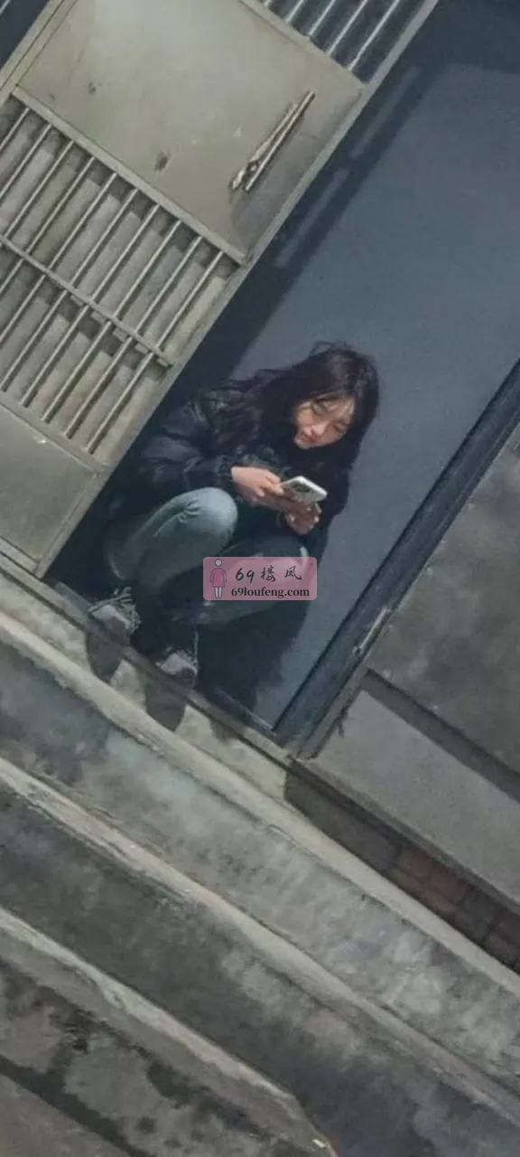 地铁站附近城中村极品站街少女 - 陕西-西安 楼凤实拍第1张