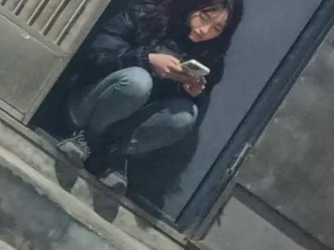 地铁站附近城中村极品站街少女 陕西-西安 按摩小店实拍