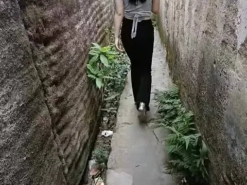 小巷钻就完事了 - 重庆 快餐扫街实拍