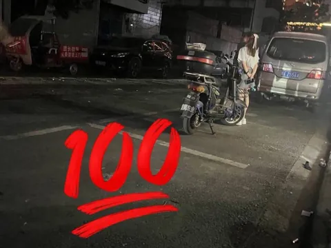 玄武门街道这边有许多萝莉出来站街 江苏-南京 狼友扫街偷拍