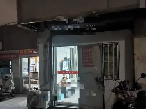 小区门面房的桃花源 江苏-南京 狼友扫街偷拍