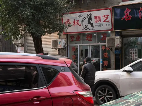 导航民悦茶楼这一条街有7家左右（在兴科路 - 重庆 快餐扫街实拍