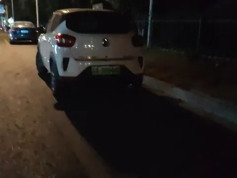 莱茵达路金宝装饰城停车场路边 暗巷偷拍 江苏-南京