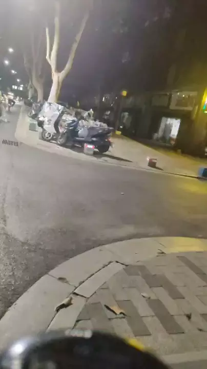 文靖路与北沿路交叉口附近，几家足疗店。 - 江苏-南京 楼凤实拍第3张