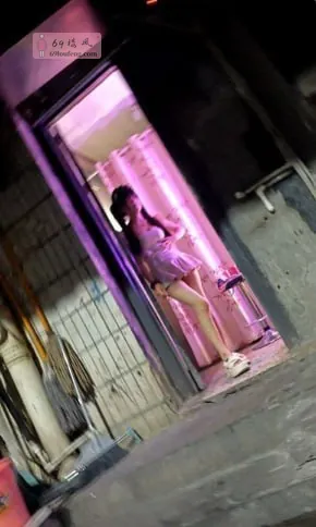 在北京通州果园魏家凉皮旁边 - 北京 楼凤实拍第1张