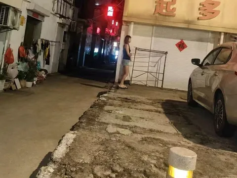 夜游东关中学 浙江-绍兴 快餐按摩店现场实拍