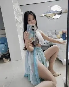 摩登女郎 真实工作室环境 (地点：福建 - 厦门)