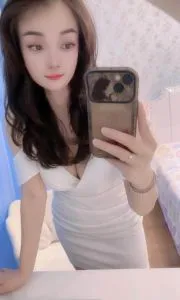 服务系希希 真实工作室环境 (地点：浙江 - 杭州)