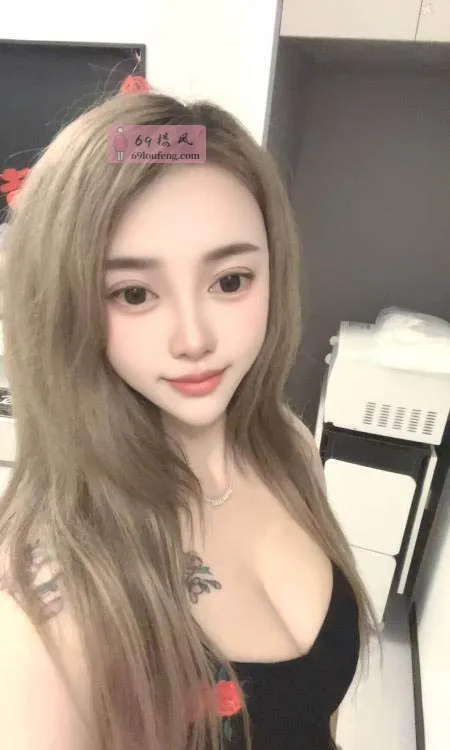 皮肤白奶子大颜值妹妹 - 四川-成都 楼凤实拍第3张