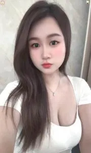 渝北性感大奶萱萱 真实工作室环境 (地点：重庆 - 渝北区)