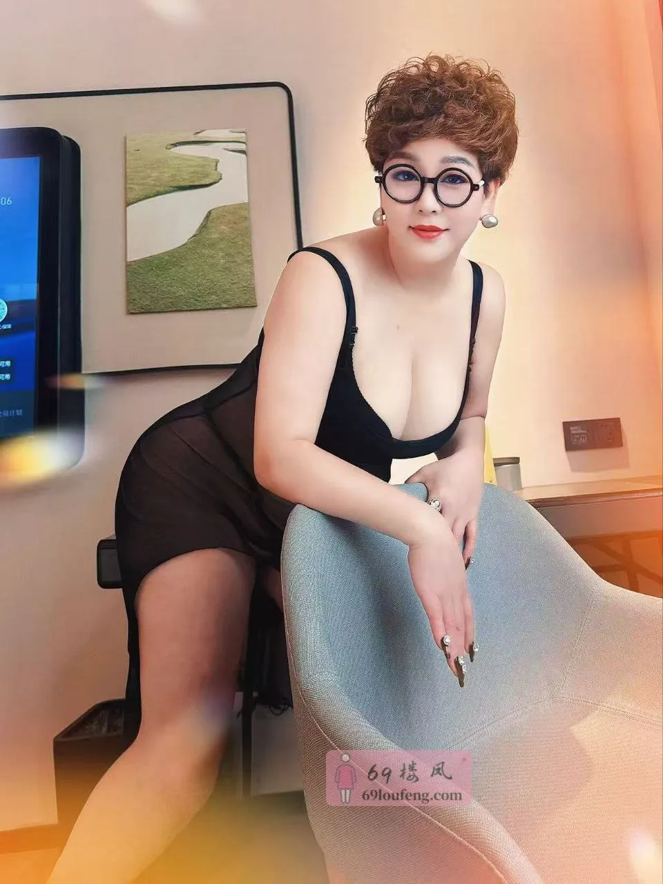 巨乳制服丝袜少妇 - 上海-虹口区 楼凤实拍第1张