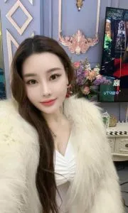 广东 - 深圳 资深老司机分享：罗湖白嫩气质美女 现场图