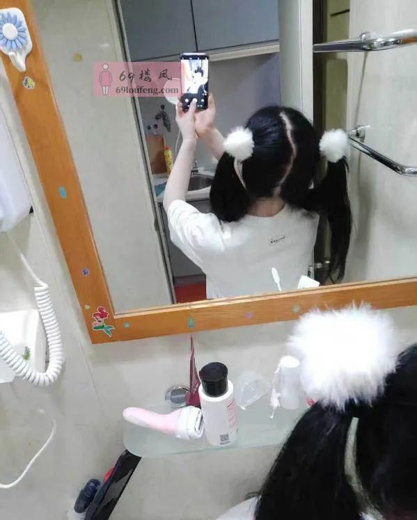 娇小型楼凤 - 江苏-南京 楼凤实拍第1张