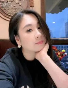 服务型韵味少妇 真实工作室环境 (地点：山西 - 太原)