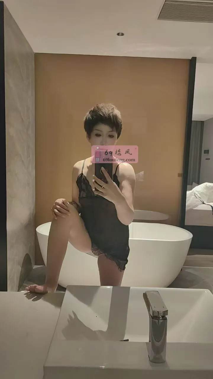 骚女气质情趣姐姐 - 山东-青岛 楼凤实拍第1张