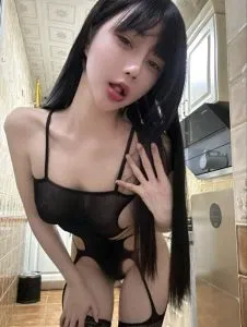 身材服务好的嫩妹 真实工作室环境 (地点：江苏 - 南京)