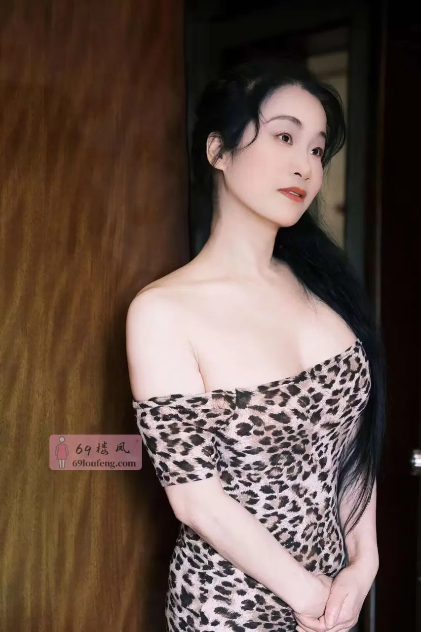 单身骚货阳光 - 四川-成都 楼凤实拍第3张