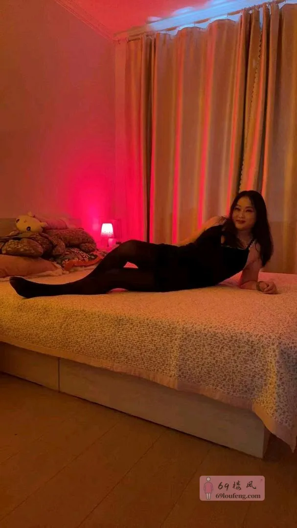 少妇大奶牛 - 山东-青岛 楼凤实拍第3张