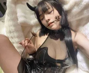 江苏 - 南京 宅男福利推荐：粉鲍多汁大胸萝莉 实景