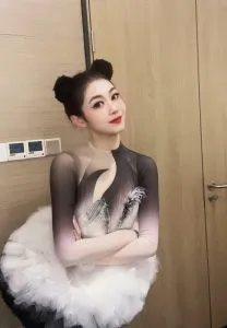 上海 - 普陀区高颜值老师体验完美身材瑜伽妹子实拍