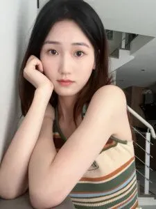 【河南 - 郑州】娇小熟女会调情 最新实拍图片