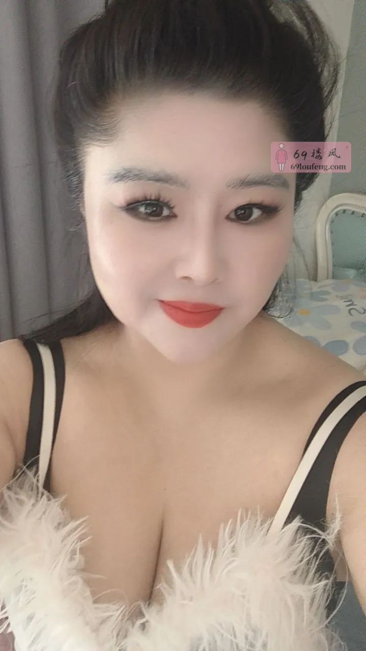 建邺区性价比大胸大臀少妇妞妞 - 江苏-南京 楼凤实拍第1张